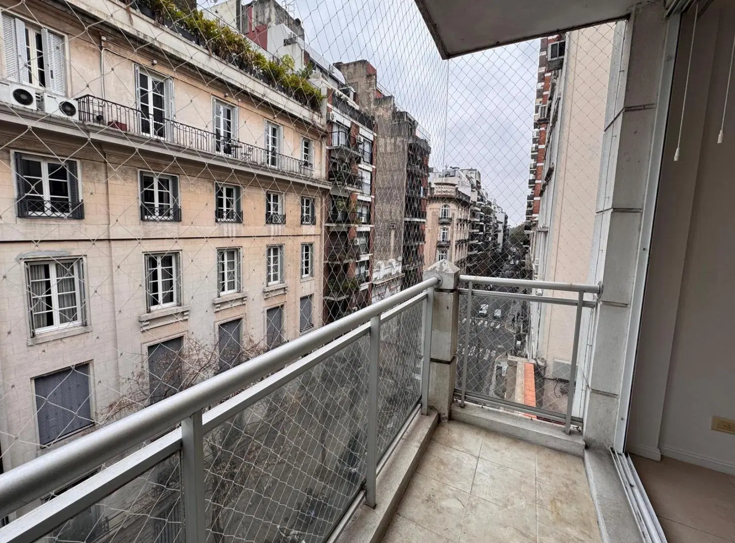 Alquiler en Recoleta - Monoambiente con balcón. 3