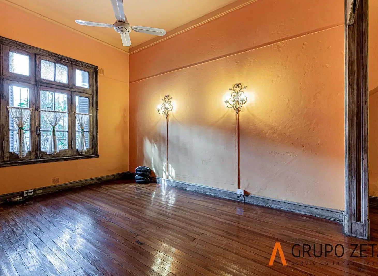 PH en venta en Caballito de 220m2 con Gran patio y terraza propia 2