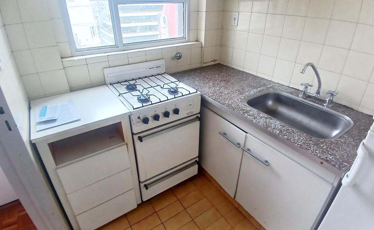 Foto de ALQUILER de Departamento de DOS ambientes en el centro muy luminoso, imagen 4