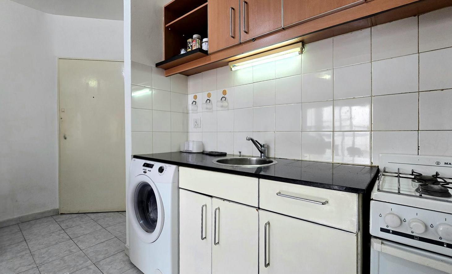 Foto de Departamento monoambiente en venta en Almagro con cochera, imagen 1