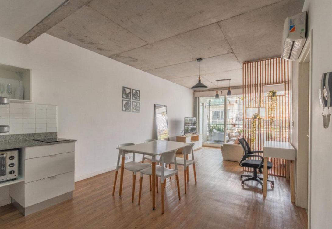 Foto de Moderno ambiente y medio con balcón y amenities en Belgrano, imagen 4