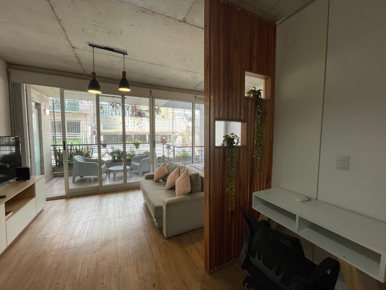 Foto de Moderno ambiente y medio con balcón y amenities en Belgrano, imagen 1