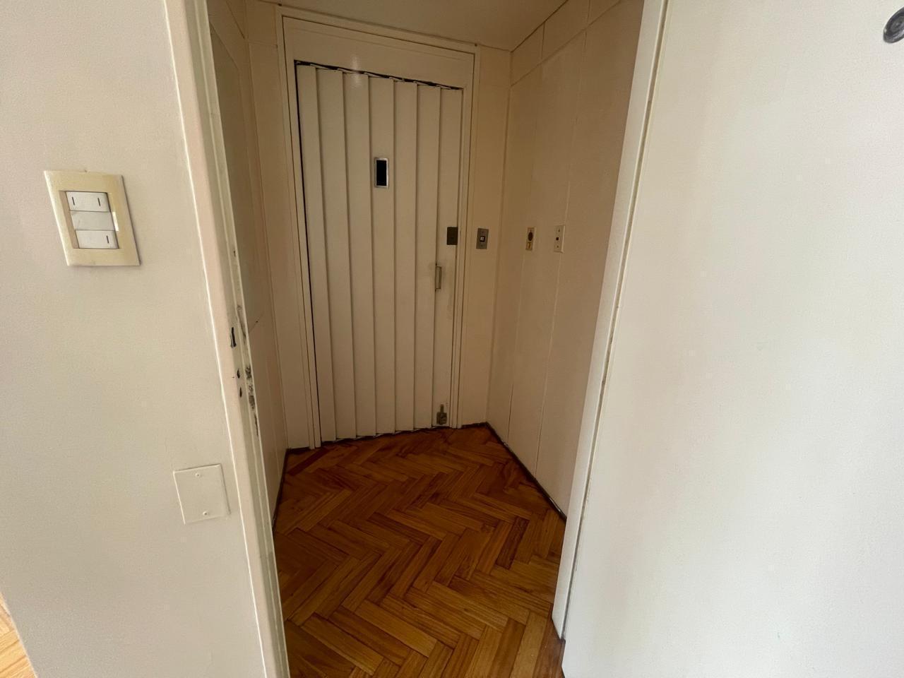 Foto de Amplio departamento en alquiker 5 ambientes Caballito, imagen 2
