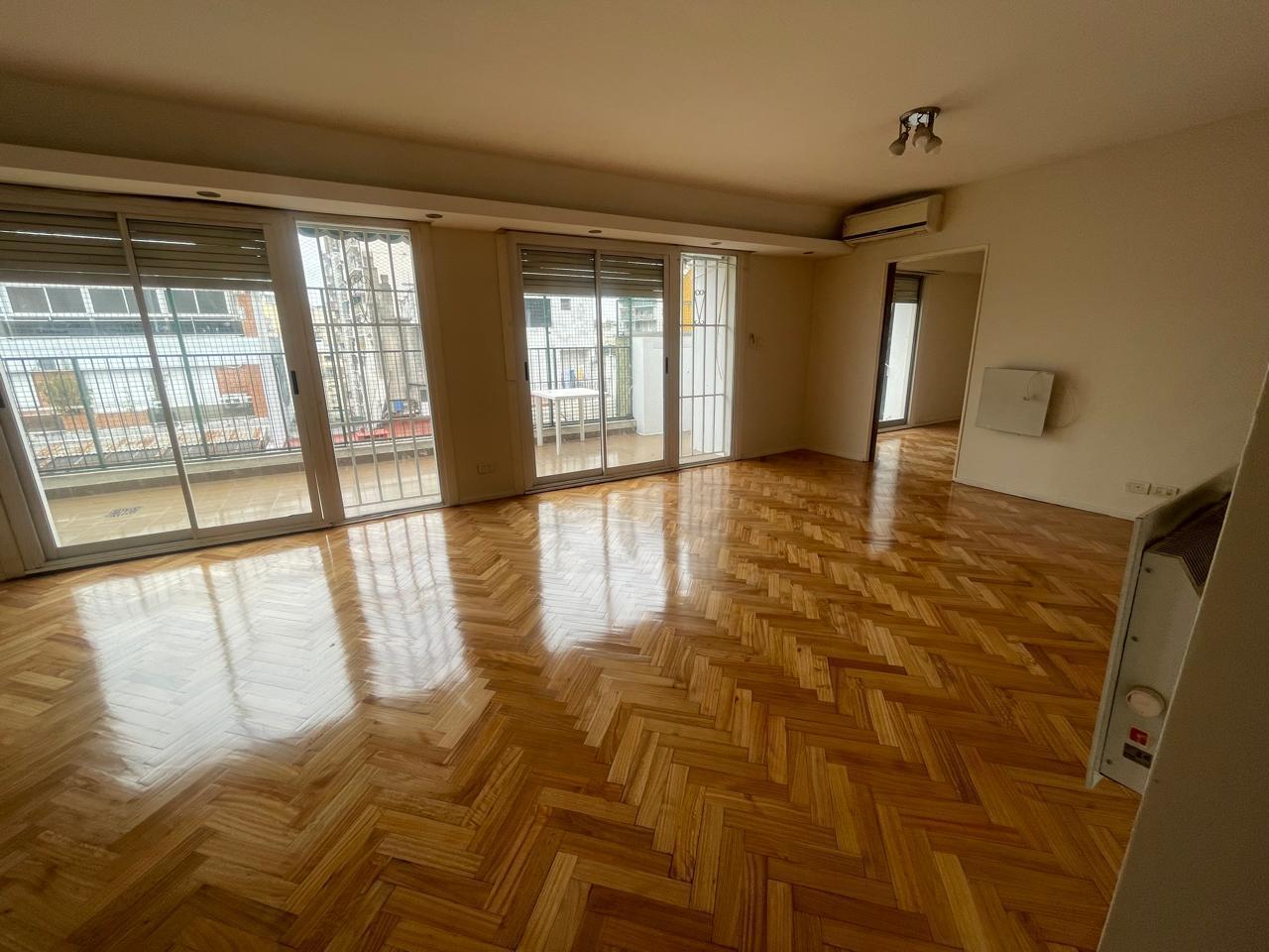 Foto de Amplio departamento en alquiker 5 ambientes Caballito, imagen 1