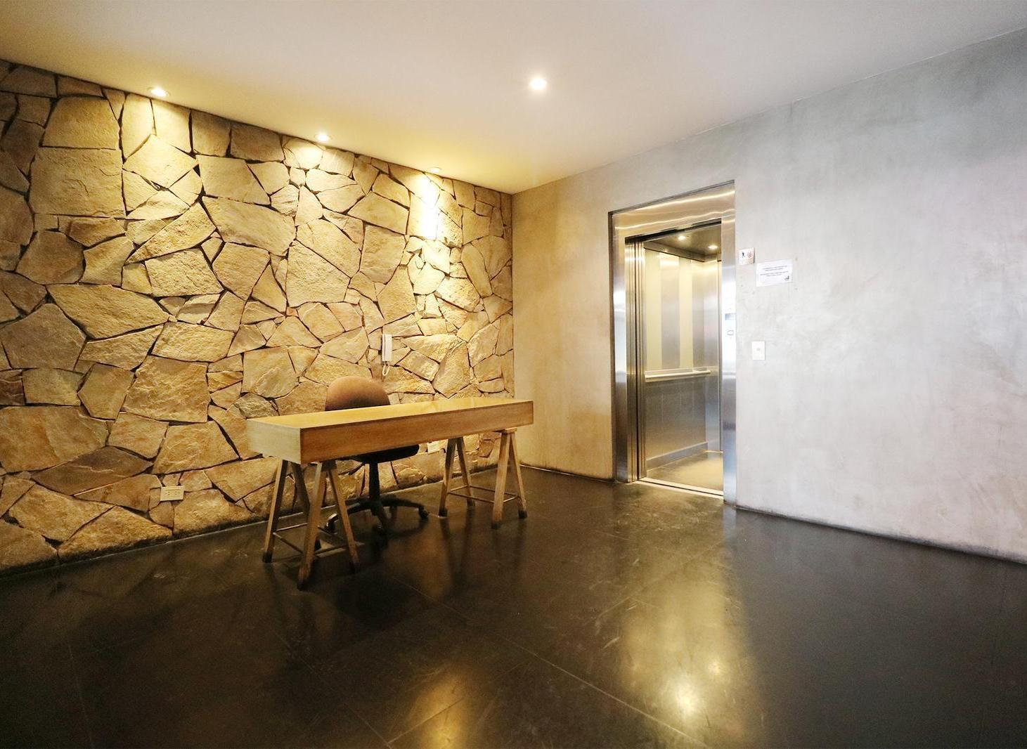 Foto de Venta Monoambiente en Palermo Hollywood con balcón al frente, imagen 2