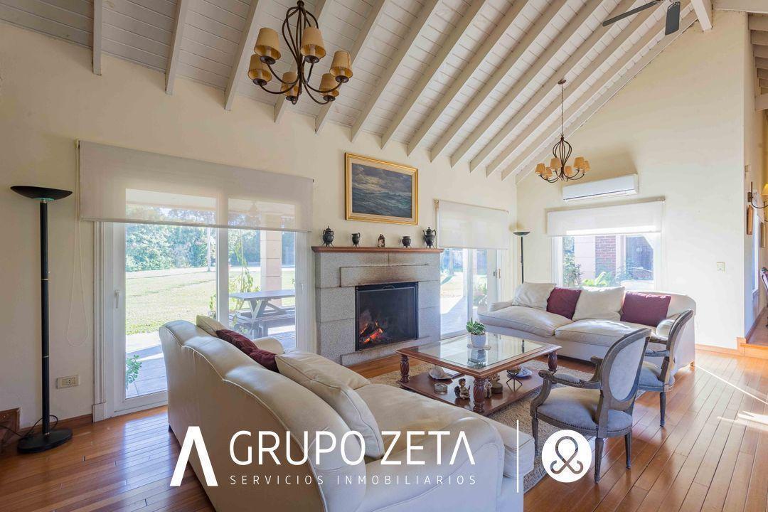 Foto de En Venta casa 6 ambientes Barrio Privado Lomas de Fatima con Pileta y, imagen 1