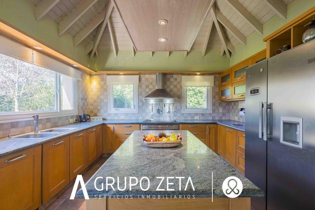 Foto de En Venta casa 6 ambientes Barrio Privado Lomas de Fatima con Pileta y, imagen 3