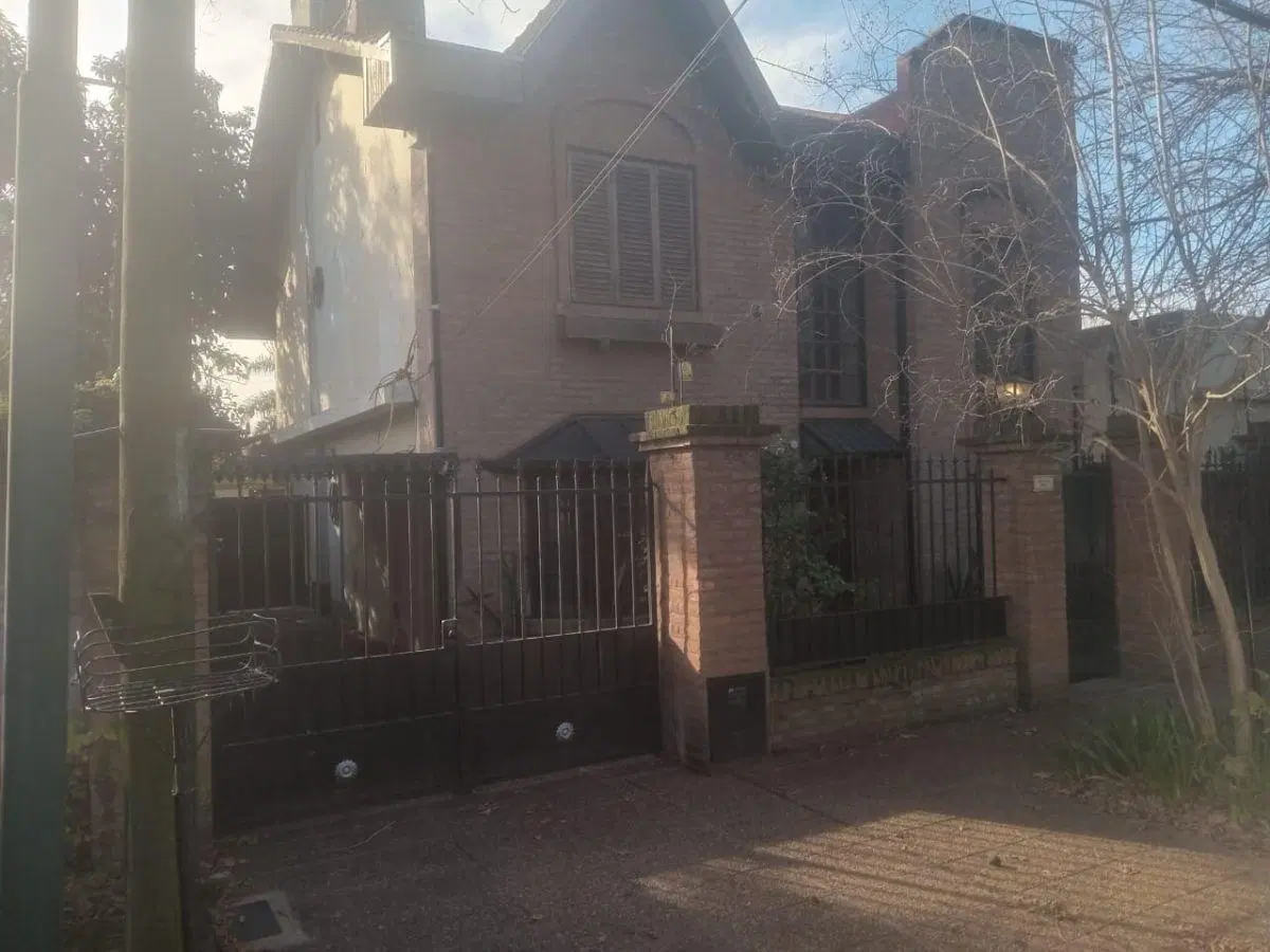 CASA EN ALQUILER SAN ISIDRO - PILETA AMPLIO 4