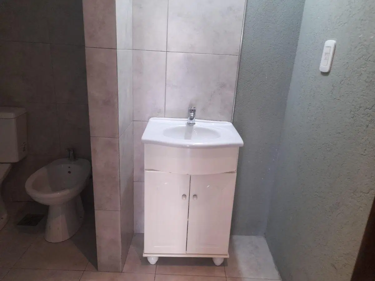 DEPARTAMENTO MONOAMBIENTE CON BALCÓN AL FRENTE – SEMIPISO 1