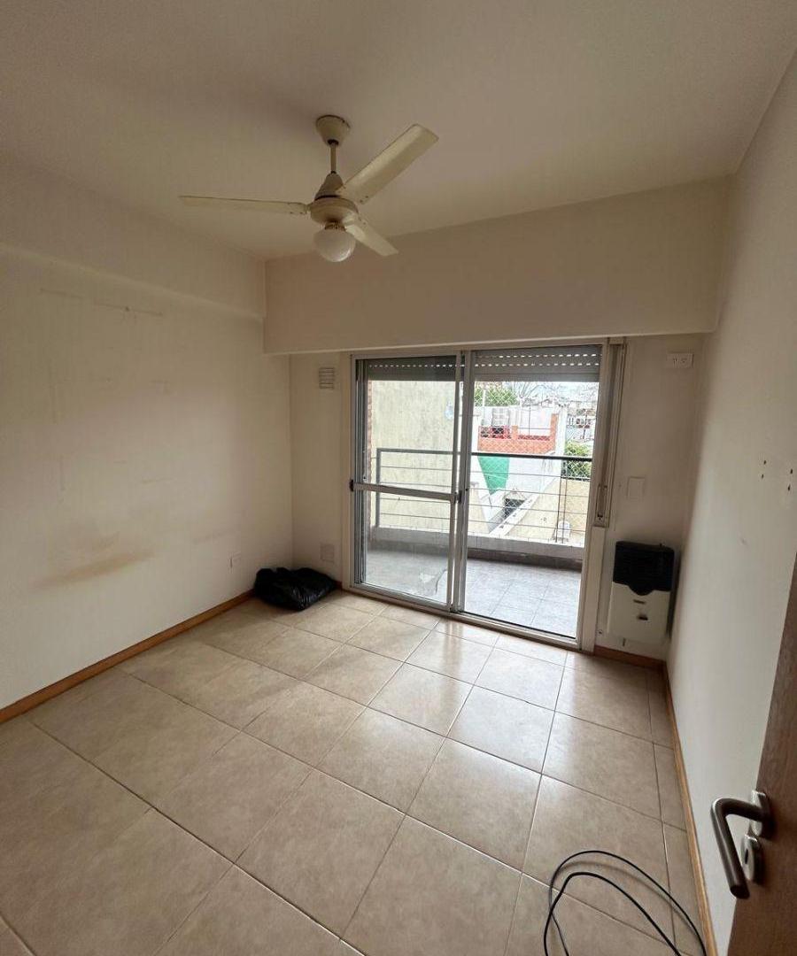 Foto de DEPARTAMENTO 2 AMBIENTES CON COCHERA, imagen 3
