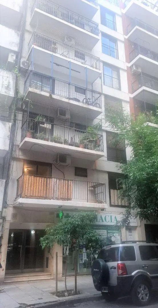 Muy buen tres ambientes con balcón en exclusiva zona de Belgrano, con patio cerca de Barrancas 2