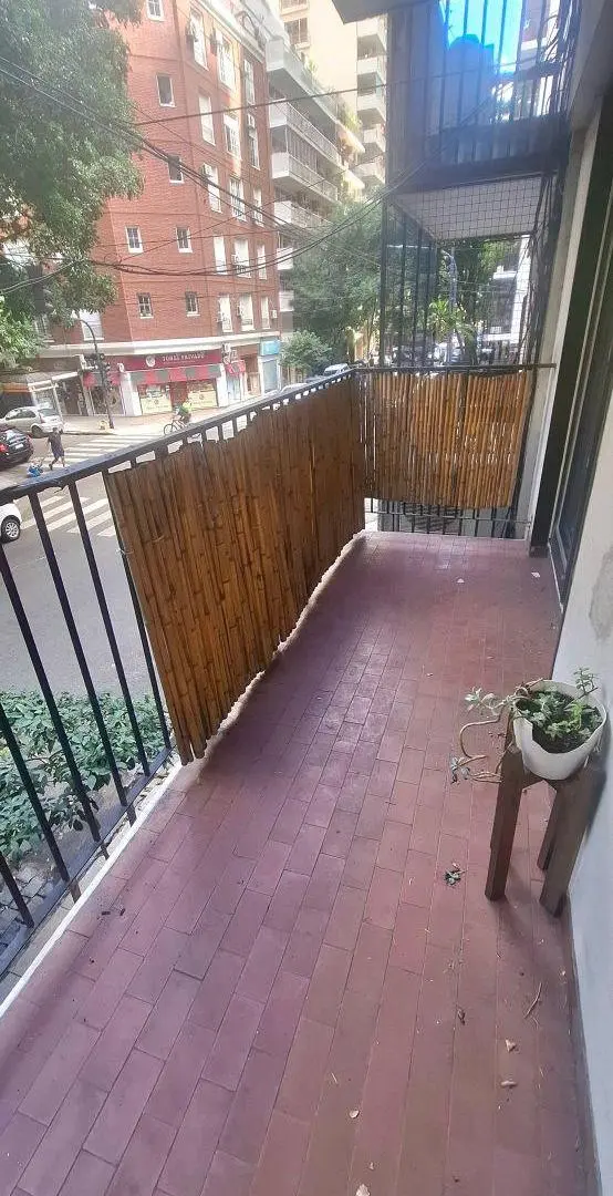 Muy buen tres ambientes con balcón en exclusiva zona de Belgrano, con patio cerca de Barrancas 3