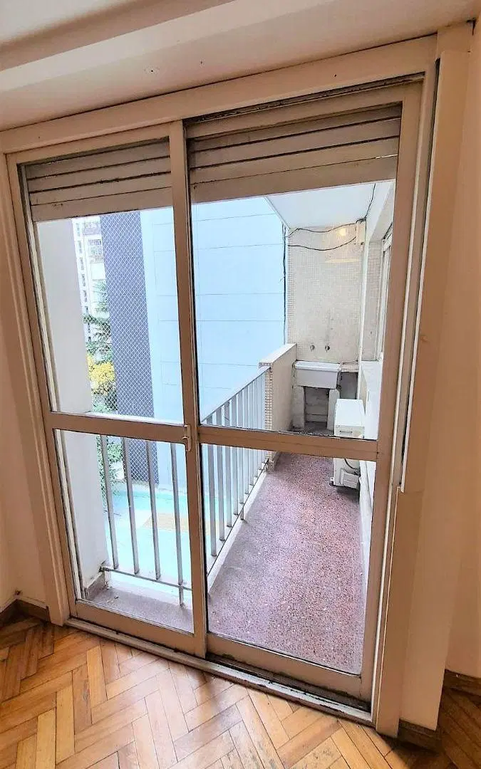 Excelente departamento de dos ambientes con balcón lateral en exclusiva zona de Palermo Chico 2