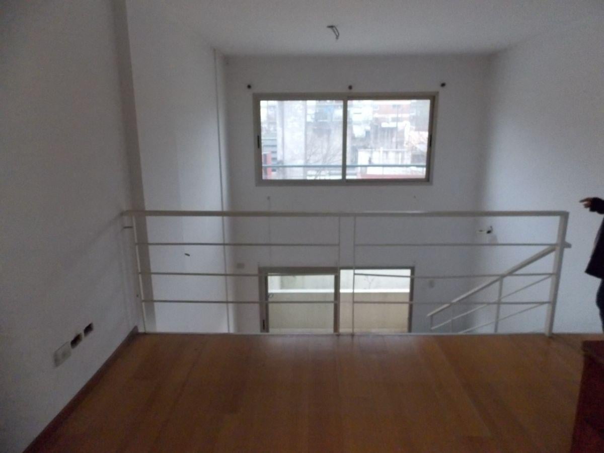 Foto de Loft con Entrepiso con baño y toilette en caballito!, imagen 2