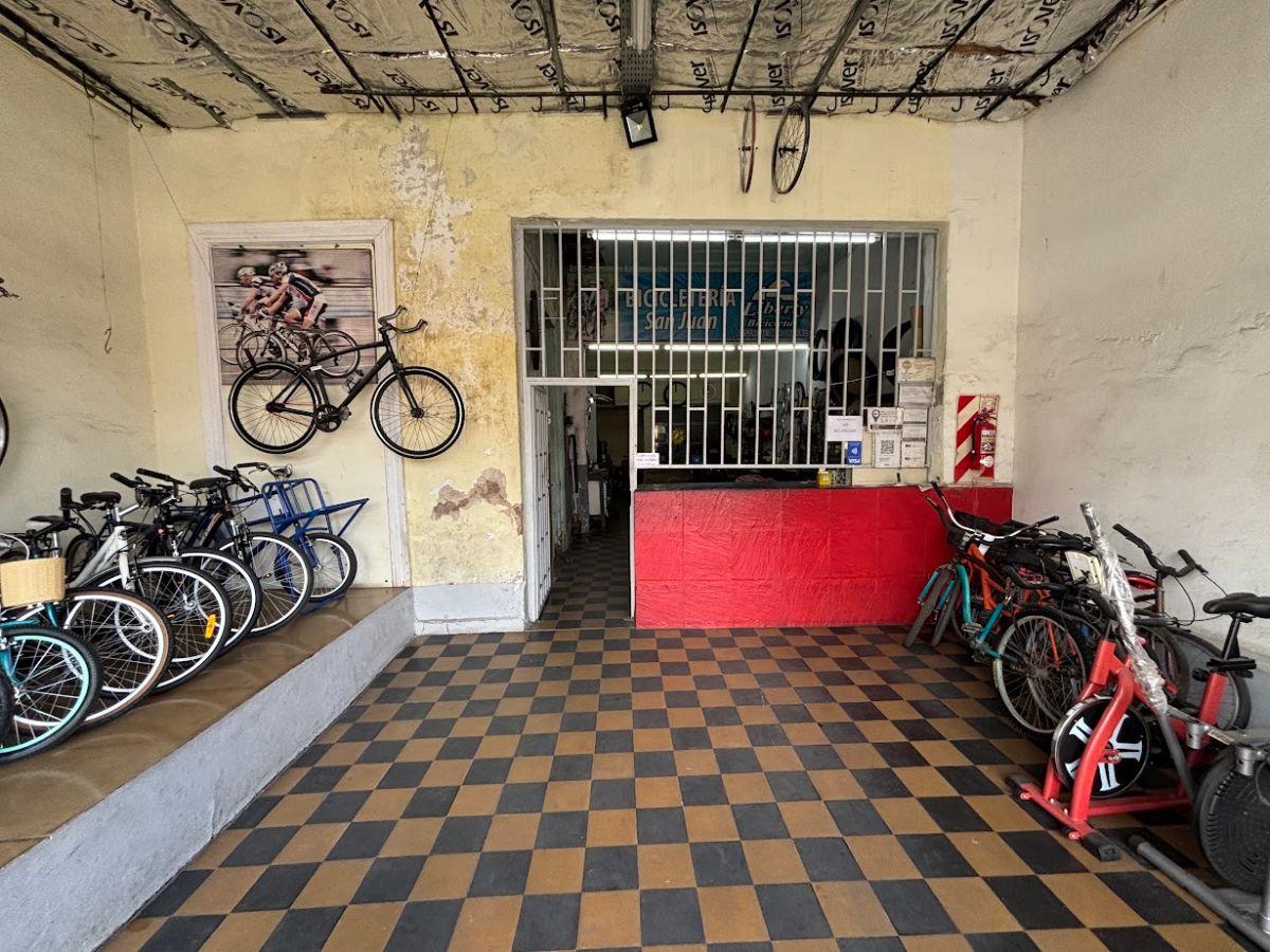 Foto de Local en venta con vivienda en 1° piso — Av. Regimiento de Patricios, imagen 5