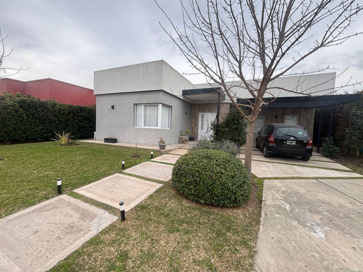 Foto de Hermosa Casa funcional en San Ramiro con pileta !, imagen 1