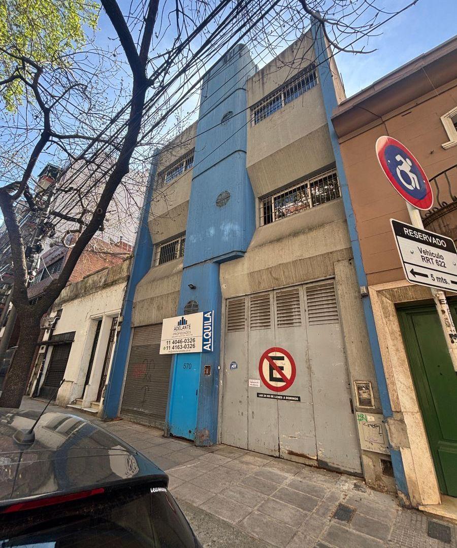 Foto de Local con oficinas en pisos superiores ( 3 plantas ), imagen 1