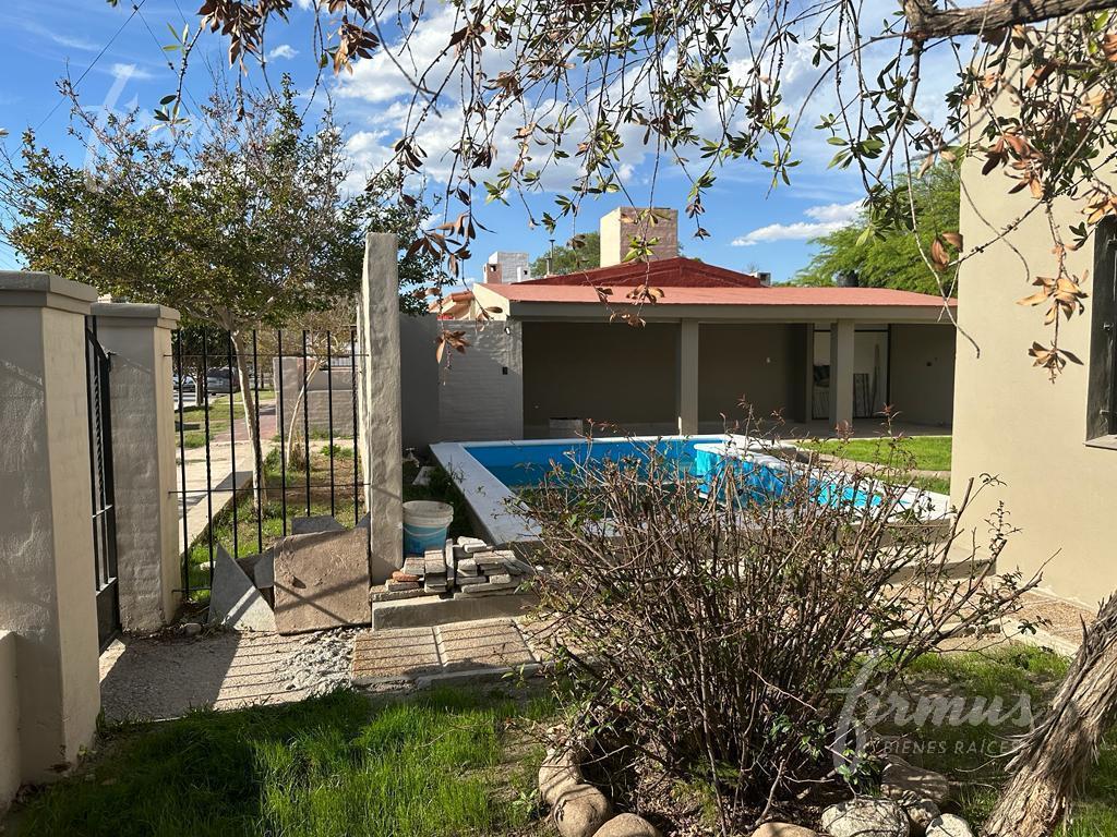Casa de 3 Dormitorios - Argüello
