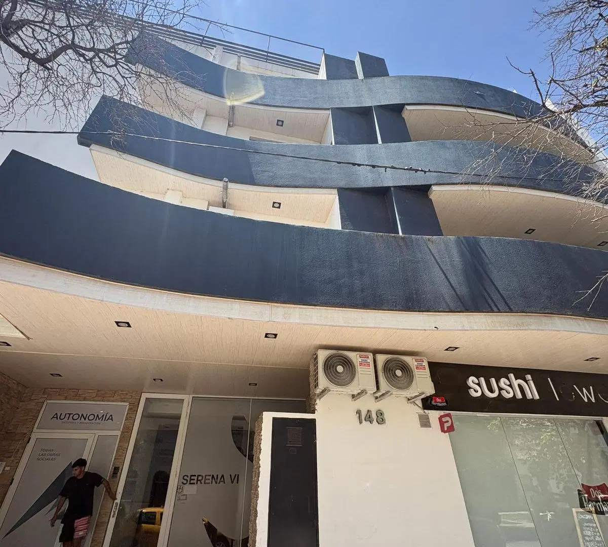 Departamento Amplio de 2 dormitorios en General Paz 5
