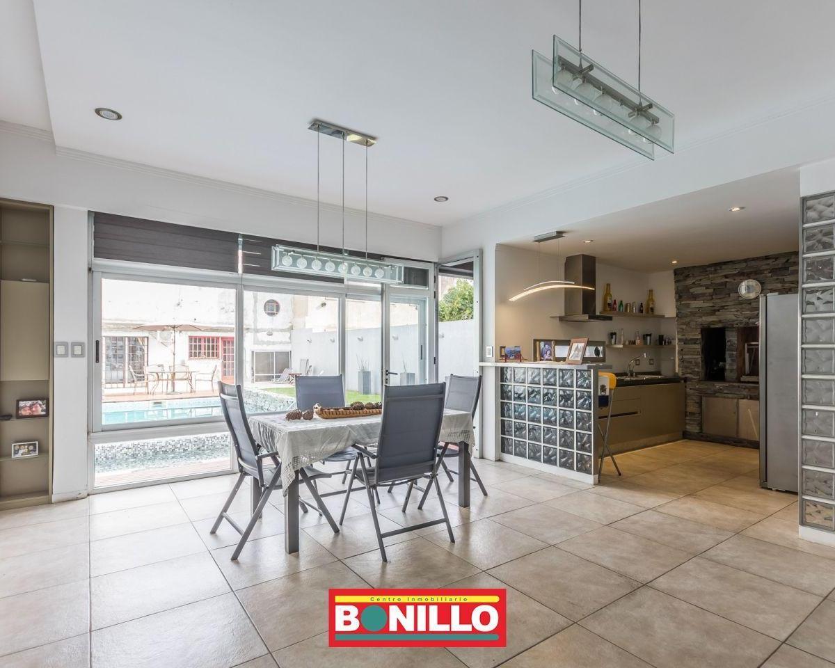Foto de Casa 5 ambientes venta Villa Pueyrredón, imagen 2