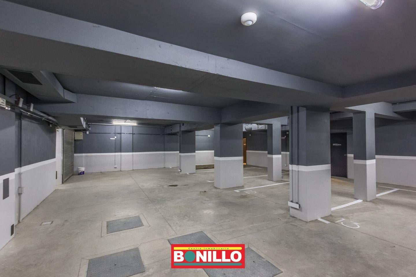 Foto de Cochera venta Villa Pueyrredón, imagen 2