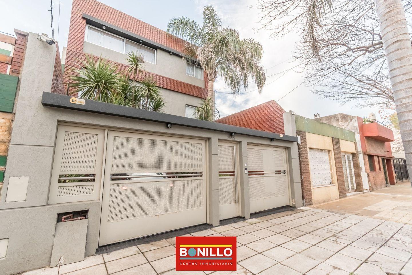 Foto de Casa 6 ambientes venta Agronomía, imagen 3