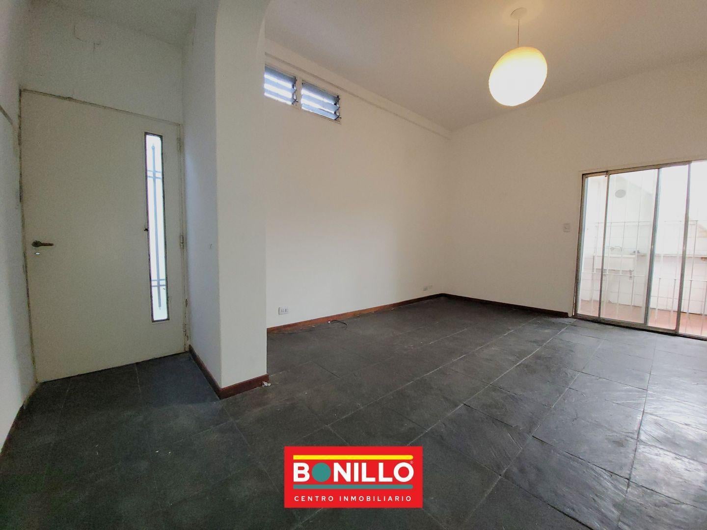 Foto de PH 2 ambientes alquiler Villa Pueyrredón, imagen 3