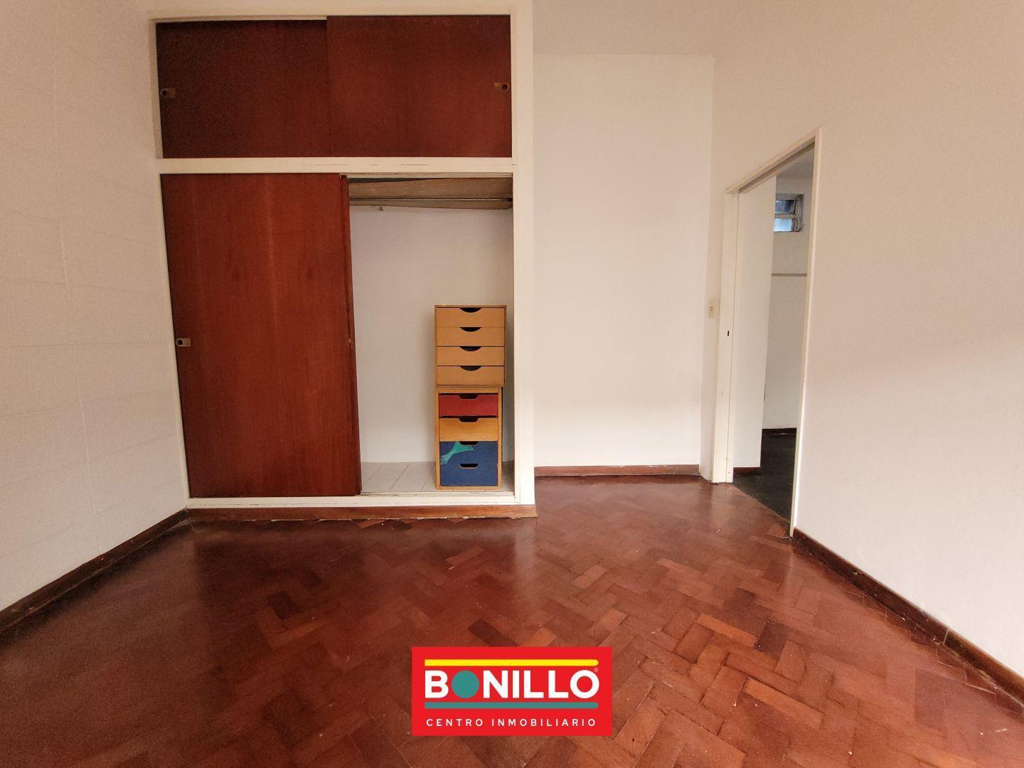 Foto de PH 2 ambientes alquiler Villa Pueyrredón, imagen 2