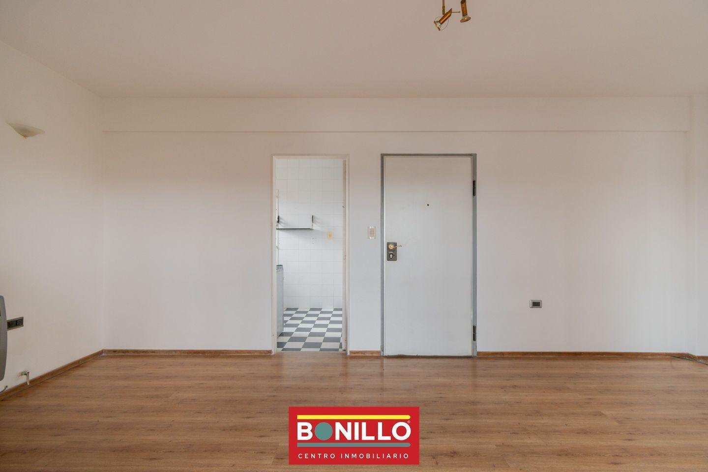 Foto de Departamento 2 ambientes alquiler Monte Castro, imagen 4