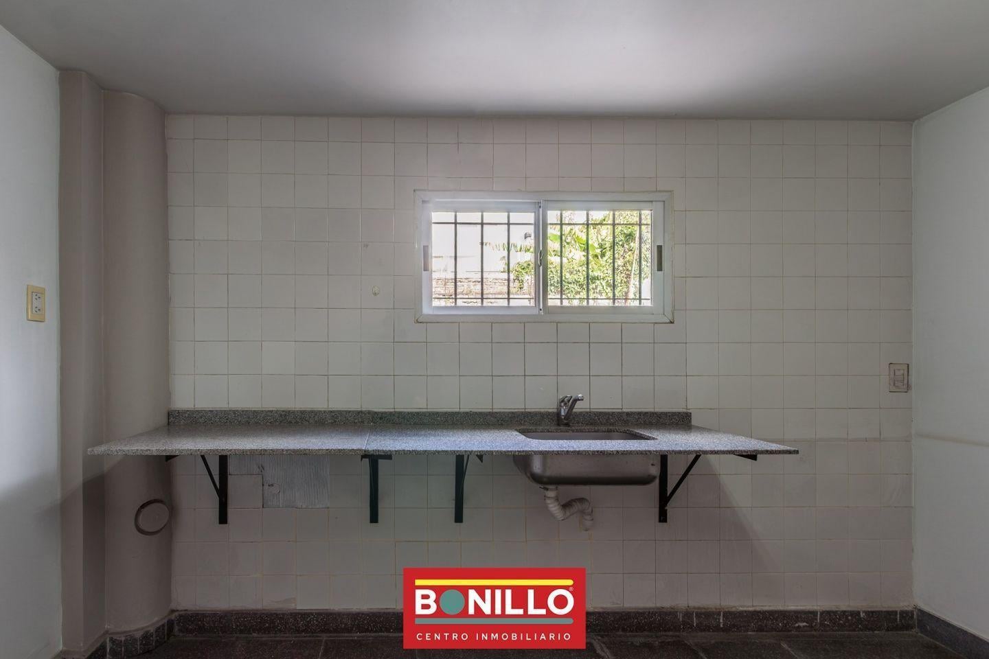 Foto de Galpón alquiler Villa Pueyrredón, imagen 5
