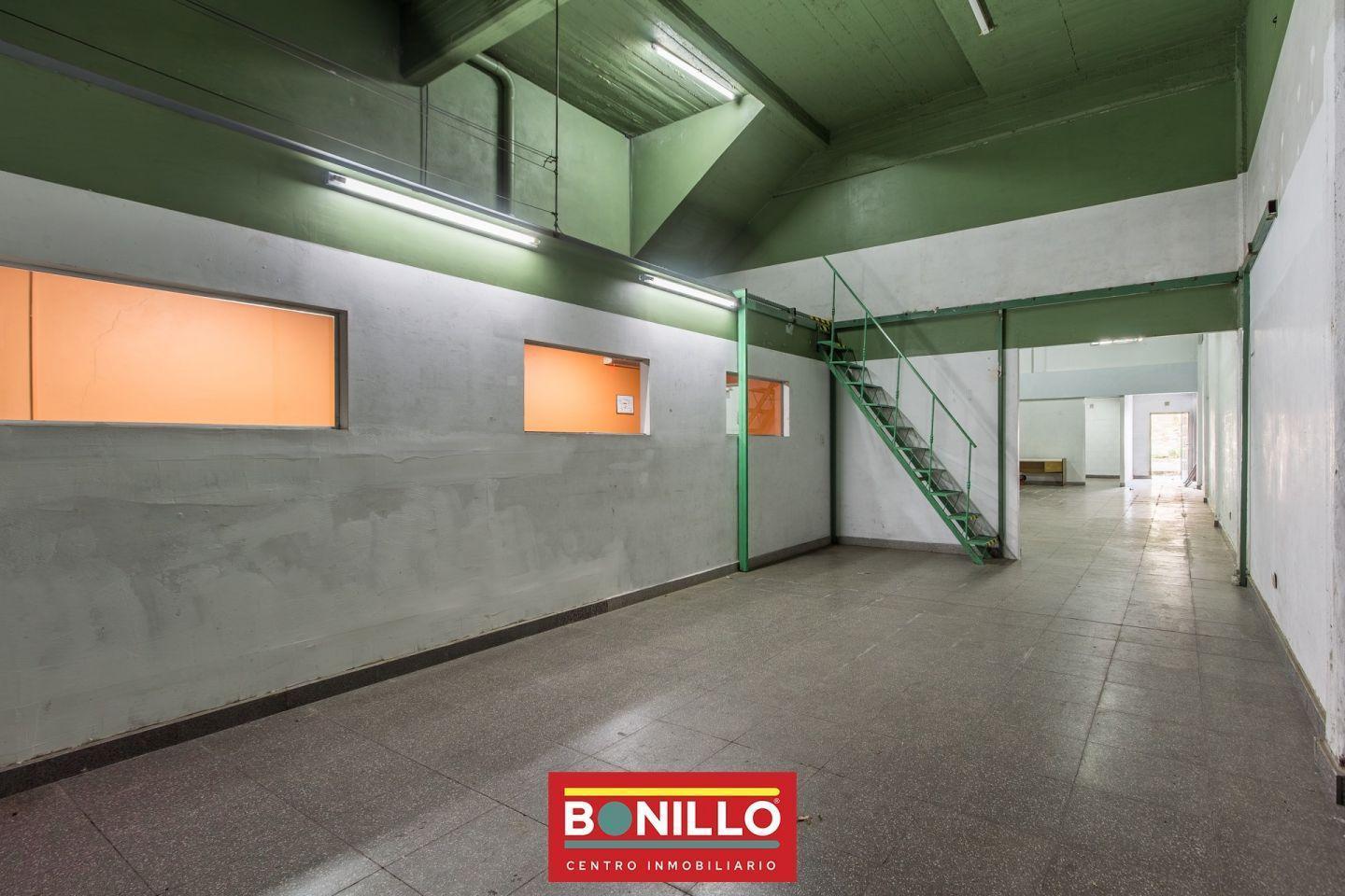 Foto de Galpón alquiler Villa Pueyrredón, imagen 4