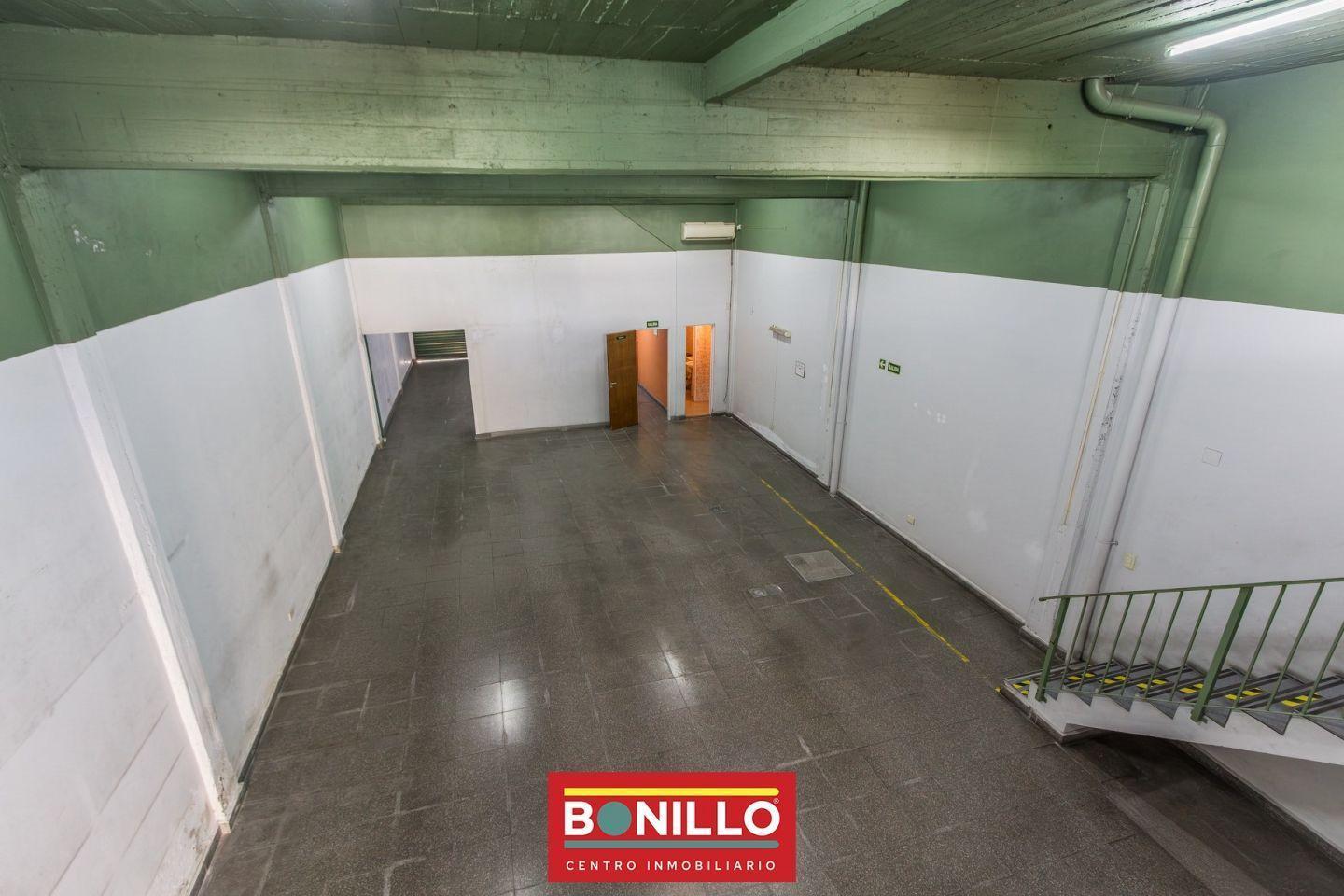 Foto de Galpón alquiler Villa Pueyrredón, imagen 3