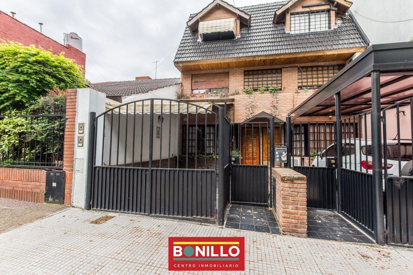 Foto de Triplex 5 ambientes venta Villa Urquiza, imagen 2