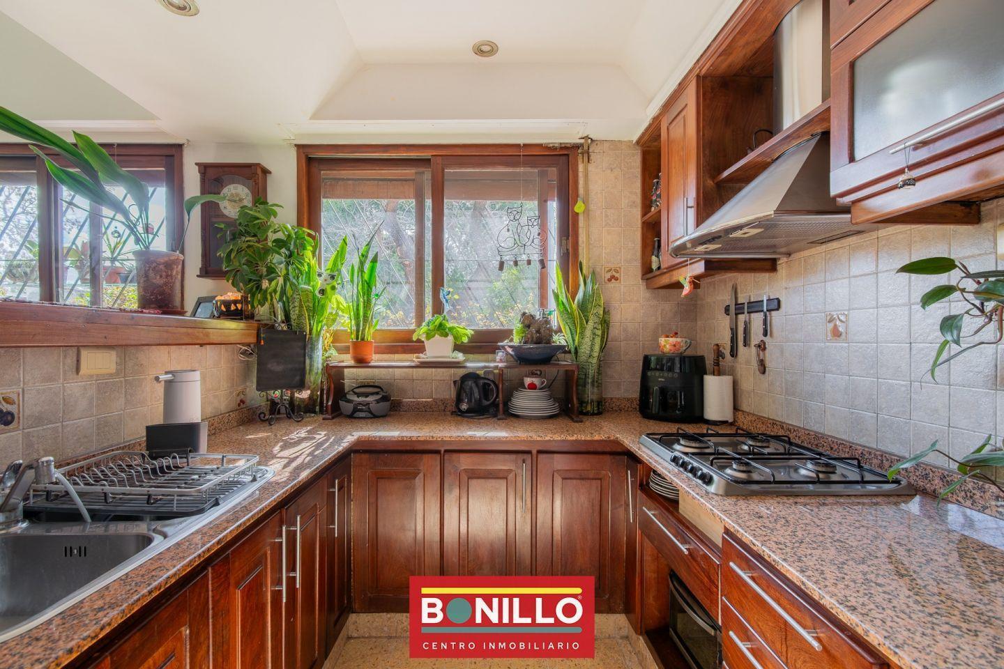 Foto de Casa 5 ambientes venta Villa Pueyrredón, imagen 4