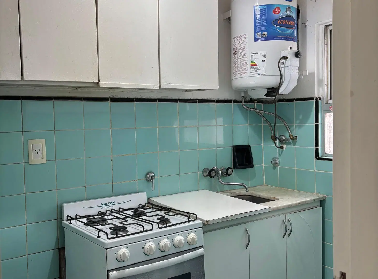 ALQUILER – 1 AMBIENTE INTERNO CON MUY BUENA LUZ – CENTRO 3