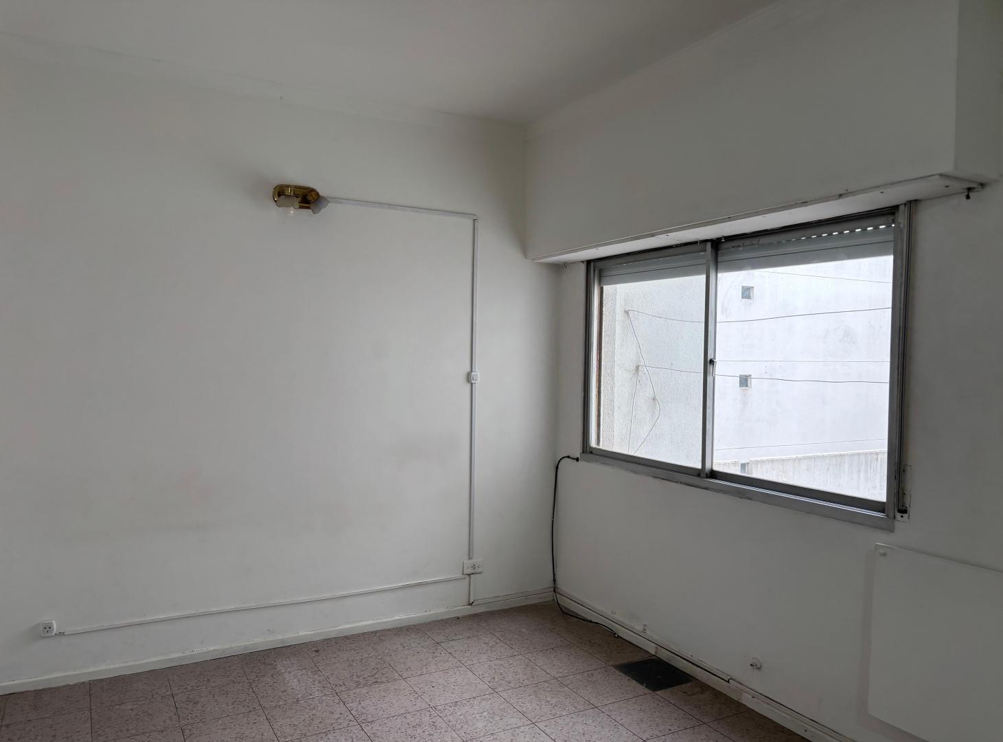 Foto de ALQUILER – 1 AMBIENTE INTERNO CON MUY BUENA LUZ – CENTRO, imagen 2