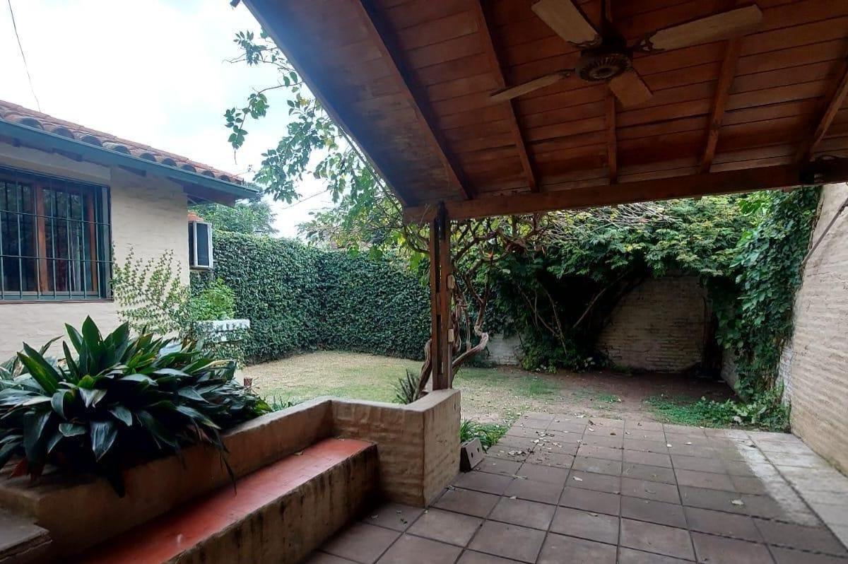Hermoso Chalet, 3 Dorm. y Escritorio. a 5 C. de 5 Esquinas, Hurlingham! 3