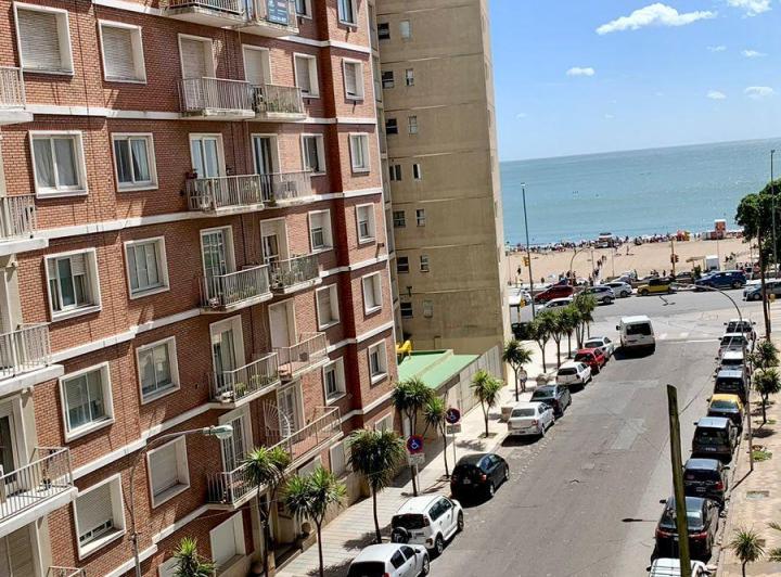 ALQULER ANUAL DEPARTAMENTO EN EL CENTRO DE MAR DEL PLATA, A 1 Y1/2 CUADRA DE L APLAYA.