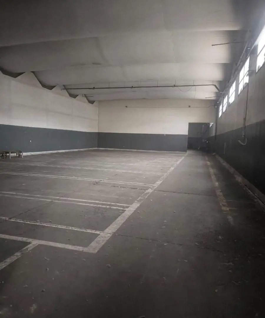 SE ALQUILAN COCHERAS PARA CAMIONES. Y GALPONES PARA DEPOSITOS. 3