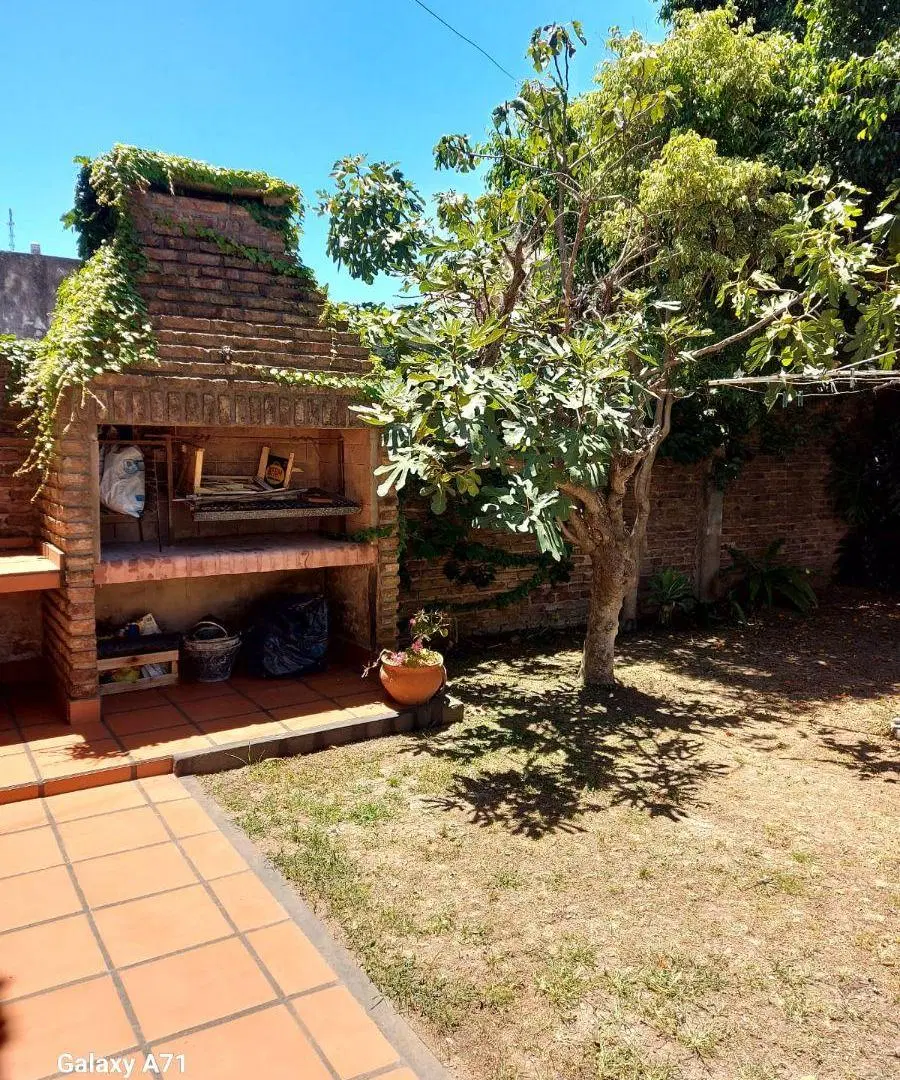 TERRENO EN VENTA EN DOLORES DE HUICI Y GUTEMBERG, W. MORRIS. 210 M2. 4