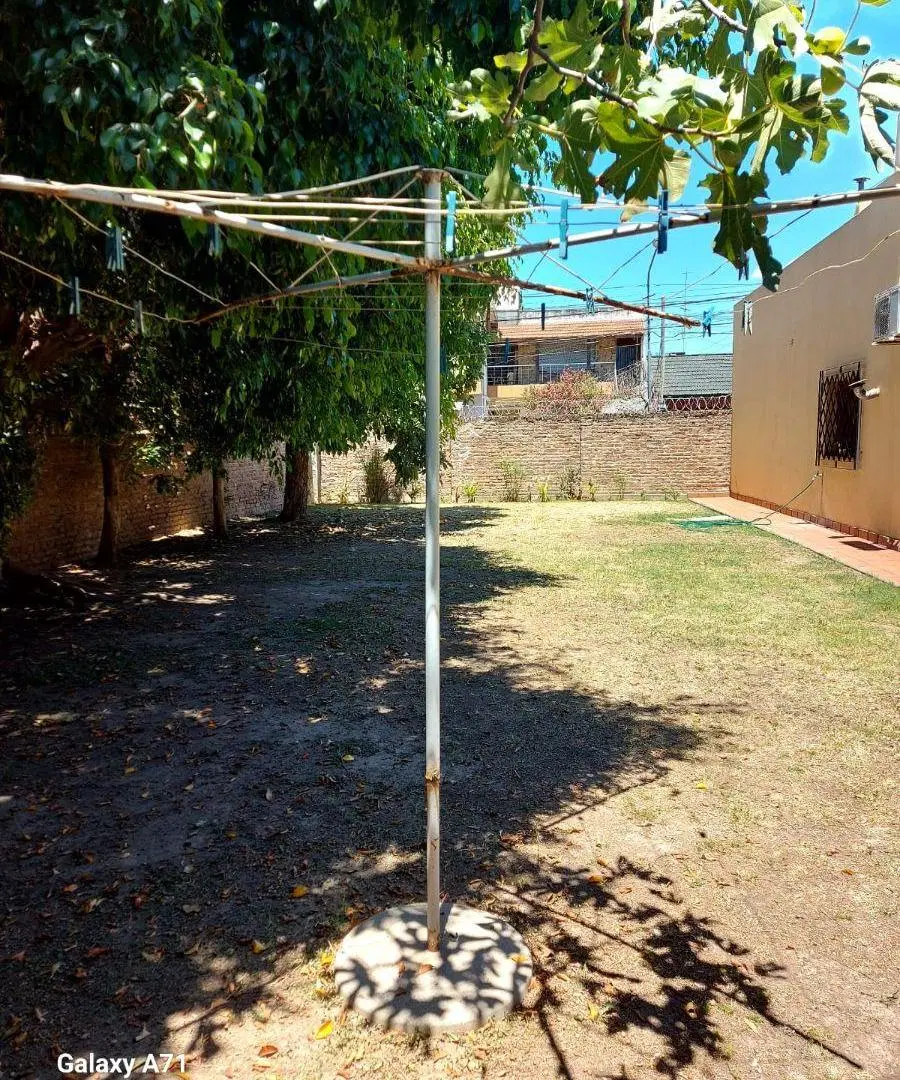 TERRENO EN VENTA EN DOLORES DE HUICI Y GUTEMBERG, W. MORRIS. 210 M2. 3