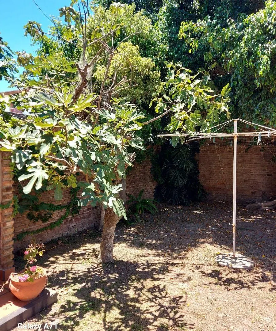 TERRENO EN VENTA EN DOLORES DE HUICI Y GUTEMBERG, W. MORRIS. 210 M2. 1