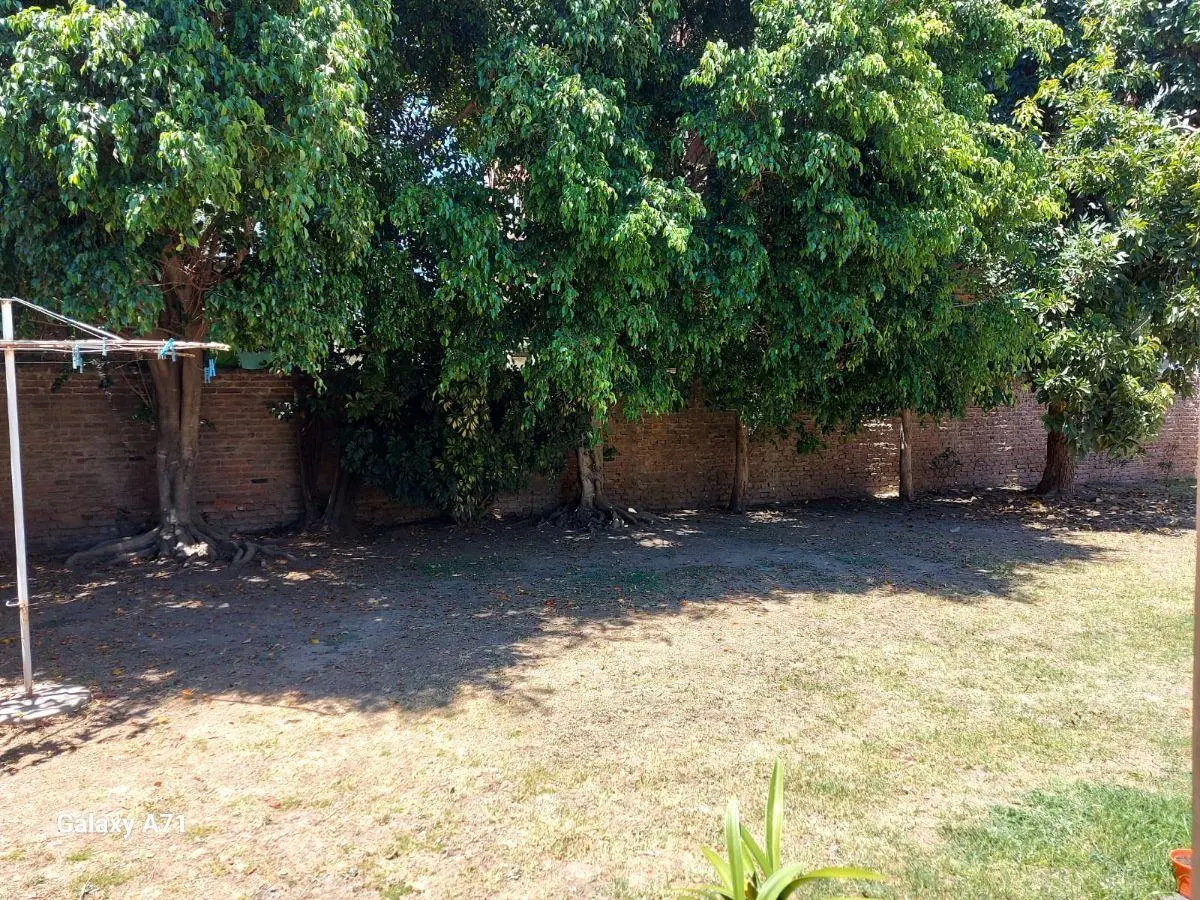 TERRENO EN VENTA EN DOLORES DE HUICI Y GUTEMBERG, W. MORRIS. 210 M2. 2