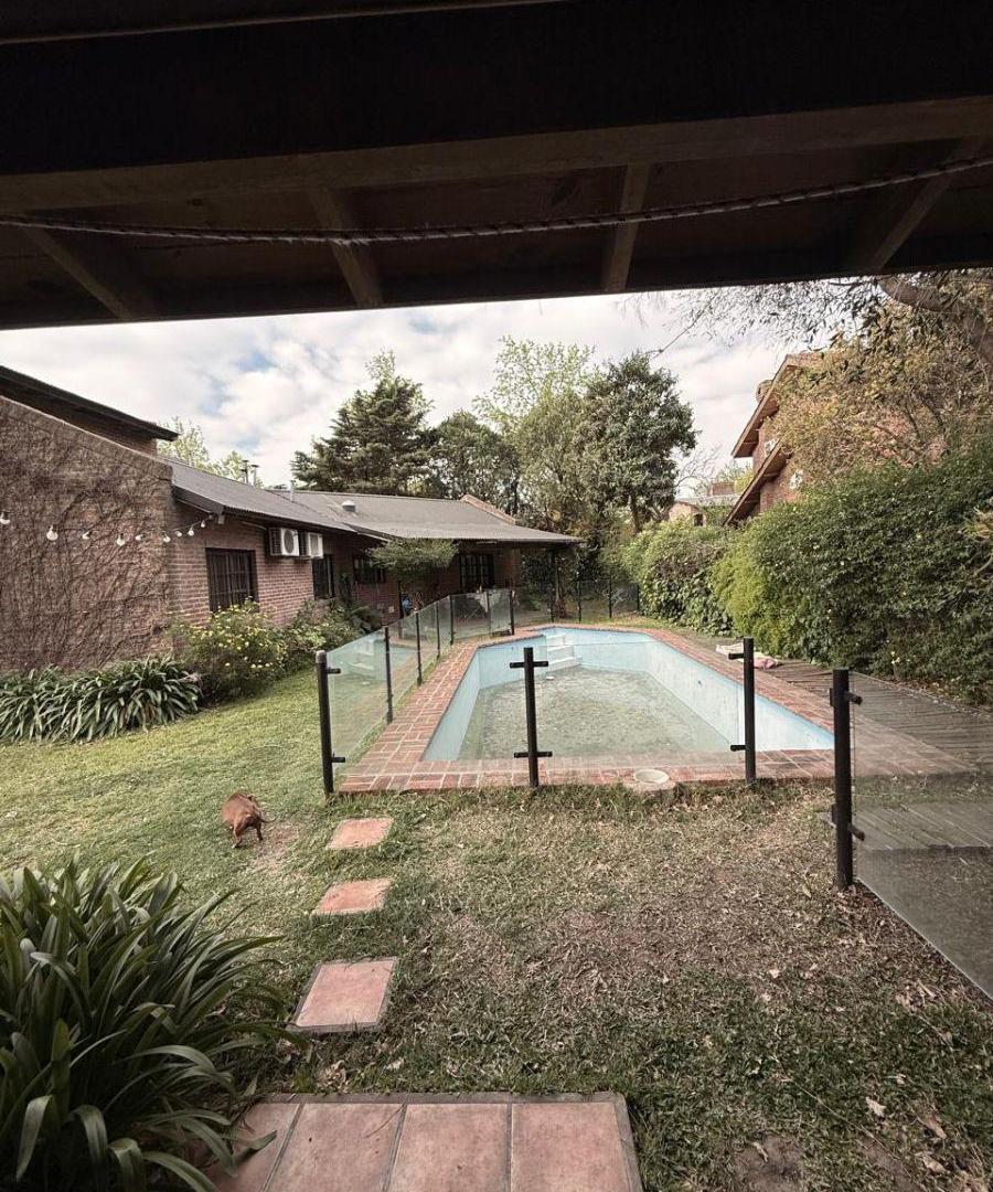 Foto de HERMOSO CHALET CON PISCINA EN HURLINGHAM!! 4 HABITACIONES 3 BAÑOS, imagen 5