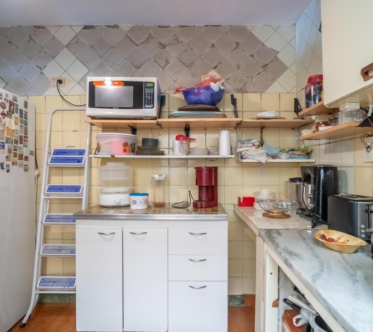 Casa de 5 Ambientes con Terraza y 2 Baños en Venta en Parque Chacabuco 2