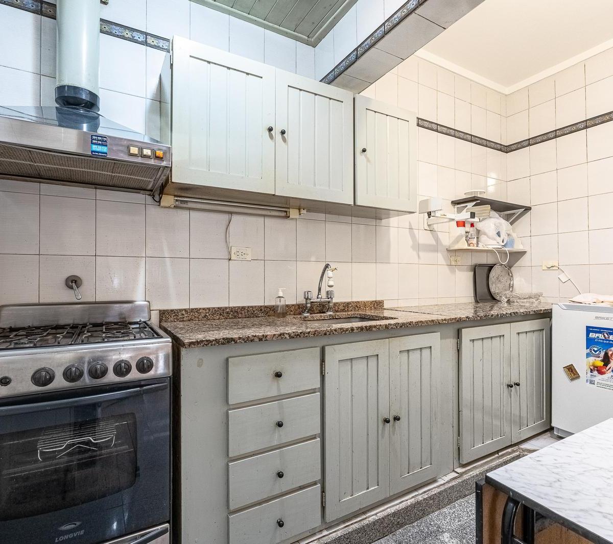 PH de 3 Ambientes con Patio y 2 Entre Pisos en Venta en Floresta 2