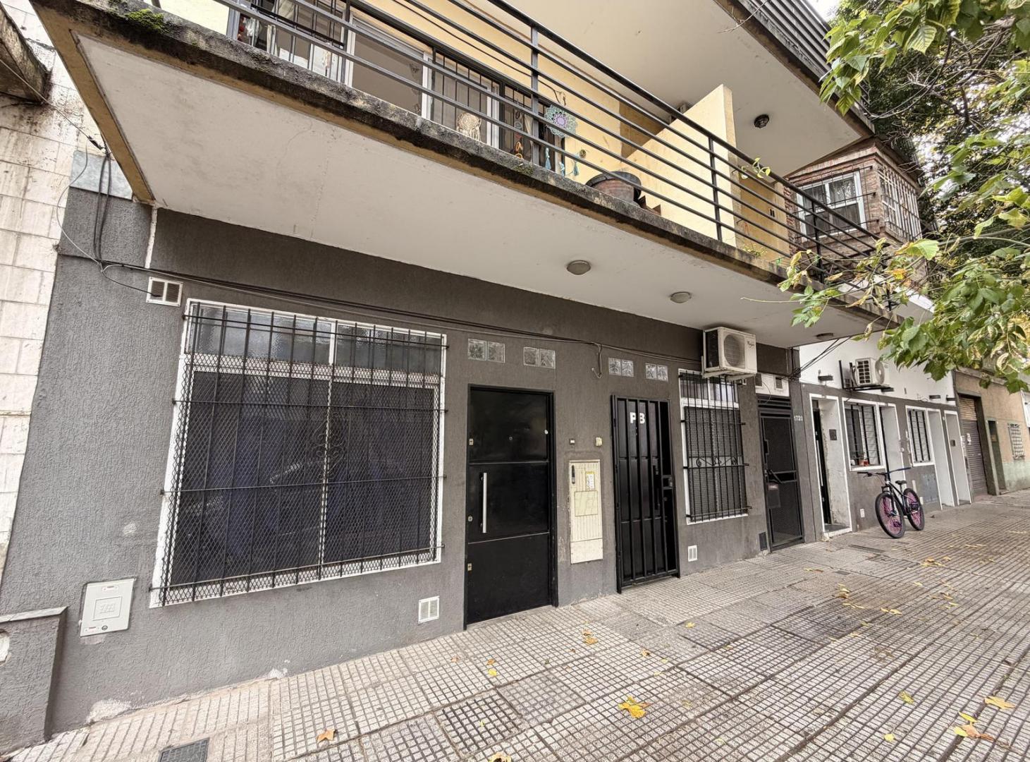 Departamento de 1 ambiente con balcón en alquiler en Mataderos