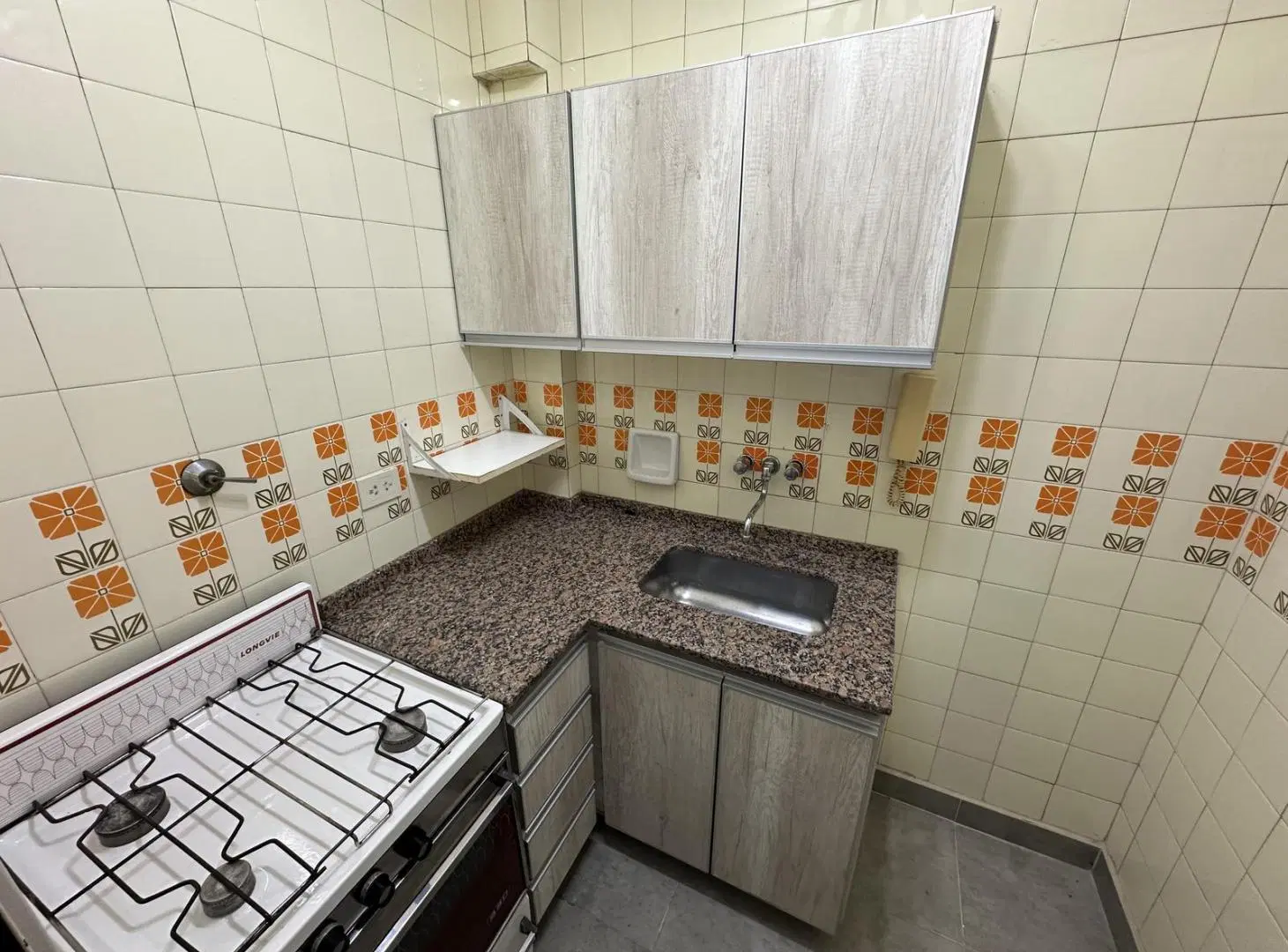 Departamento de 1 ambiente en alquiler en el Cid Campeador 3