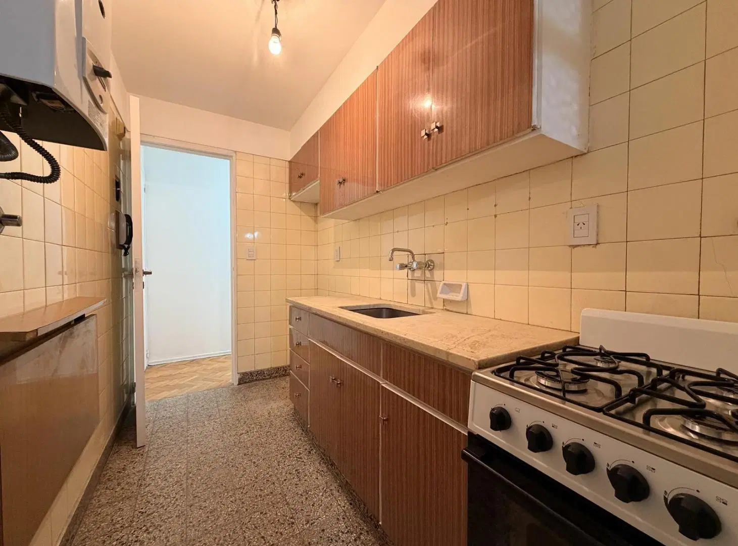 Departamento de 2 ambientes con balcón en alquiler en Caballito 1