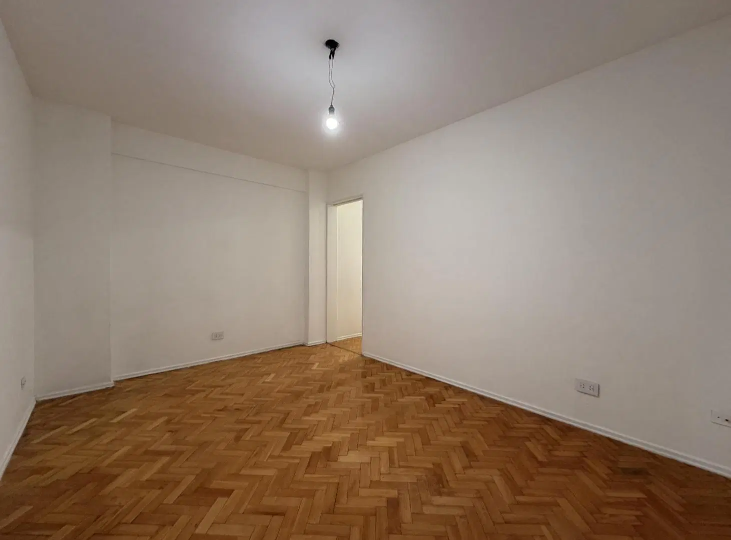 Departamento de 2 ambientes con balcón en alquiler en Caballito 2